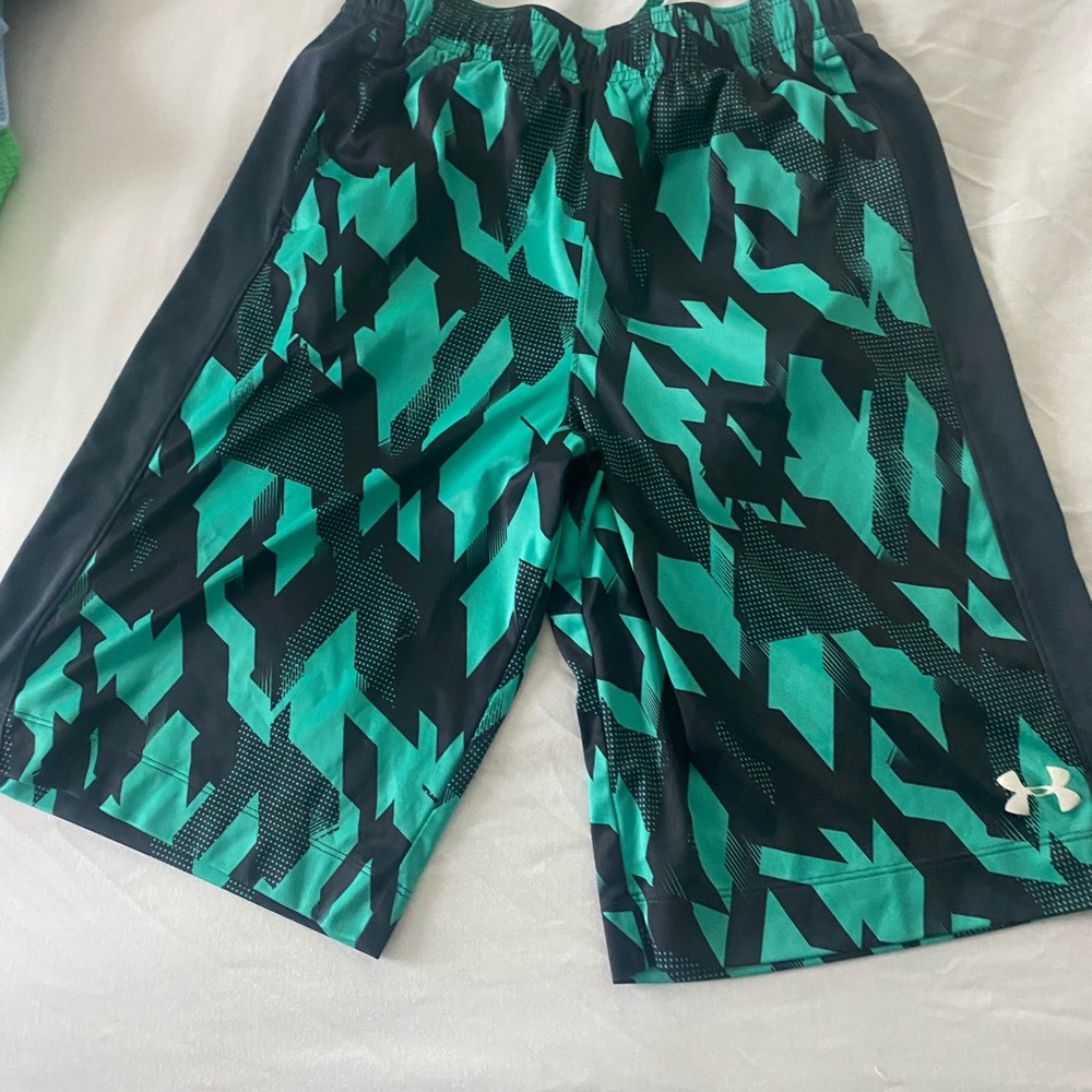 Under Armor Shorts BOYS